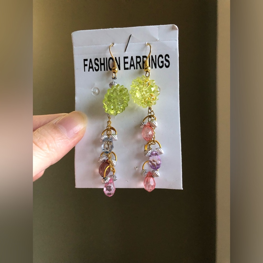 NWT Green Floral Bead Drop Earrings